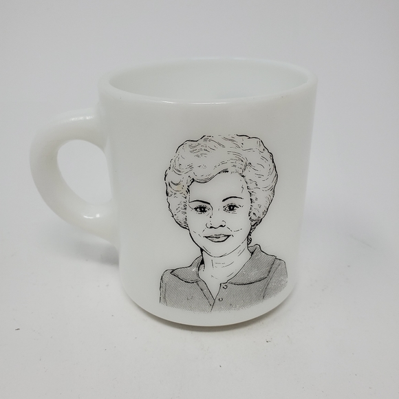 VTG Mom & Dad Milk Glass Mugs, set of 2 - Picture 3 of 5